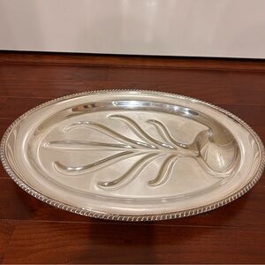 Vintage Oneida Fiesta Silver Plated Meat Serving
Tray Footed Tree Well Platter